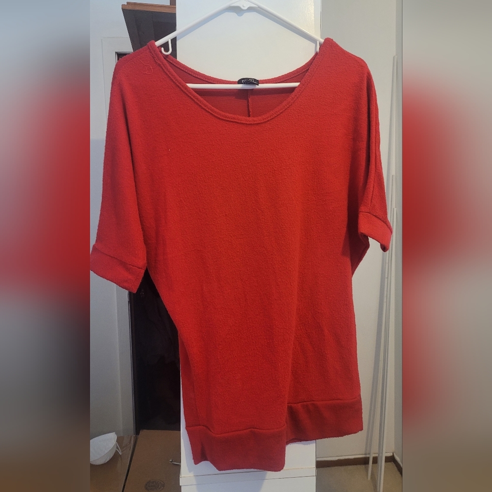 Rue 21 small red top